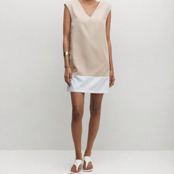 Beige and White Sleeveless Dress - Picture 3 of 3